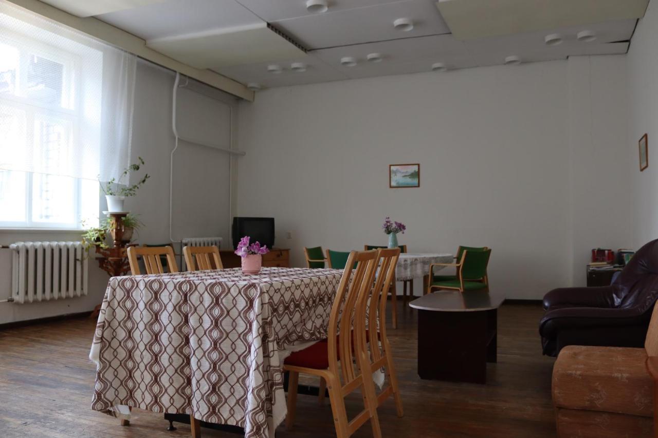 Hostel Louna Parnu Exterior photo