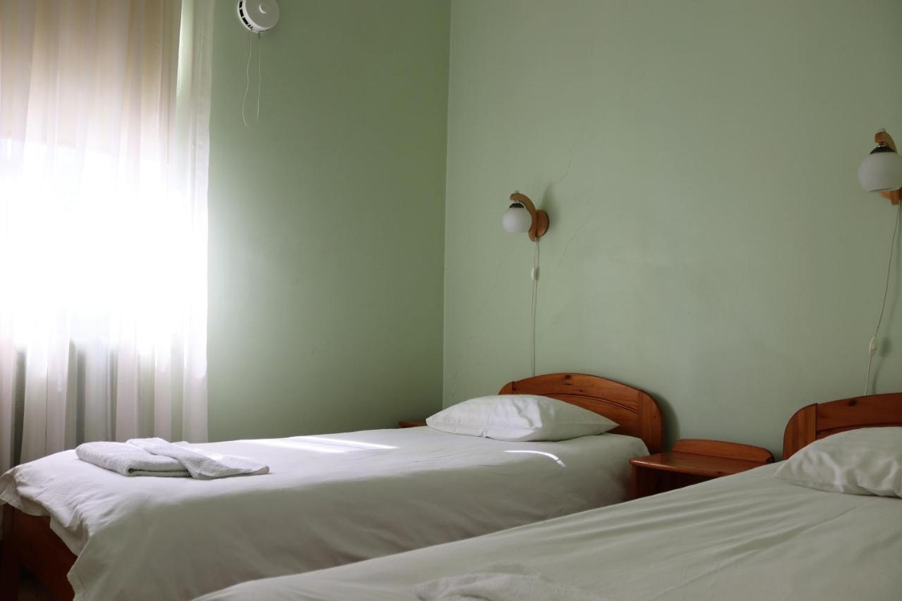 Hostel Louna Parnu Exterior photo